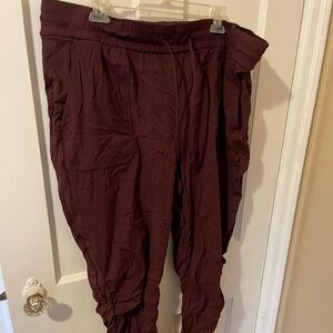 Lululemon Beyond the Studio Jogger Burgundy